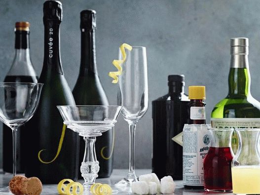 Fotografija 10 klasičnih koktela sa šampanjcem