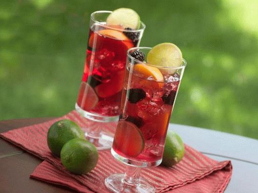 Sangria je jednostavan i učinkovit način korištenja voća u obliku pića.