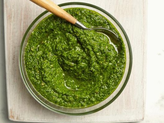 1. Klasični pesto s bosiljkom