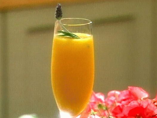 Fotografija šampanjca i aperitiva Mango