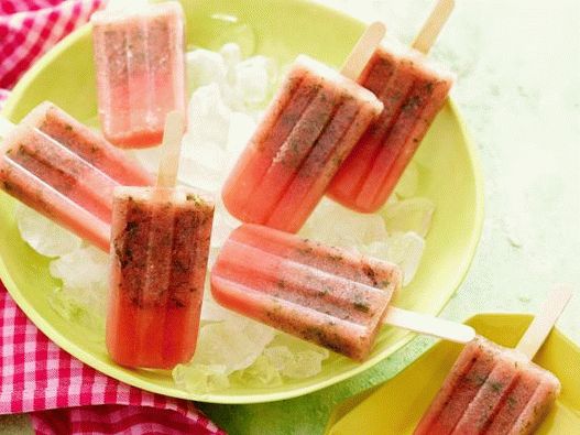 Fotografije udaraca lubenice na štap