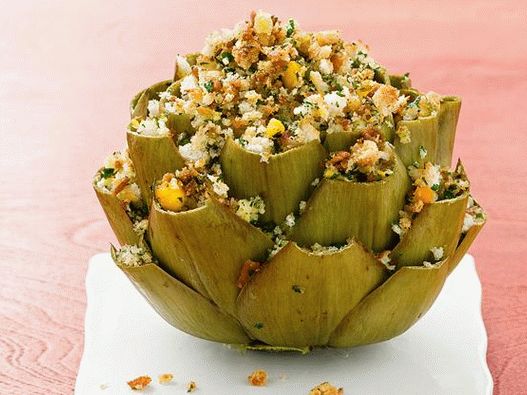 Fotografija rustikalnih punjenih artičoka