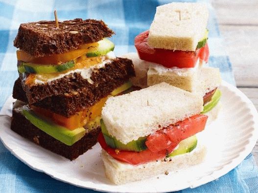 Foto čajevi sendviči s rajčicom