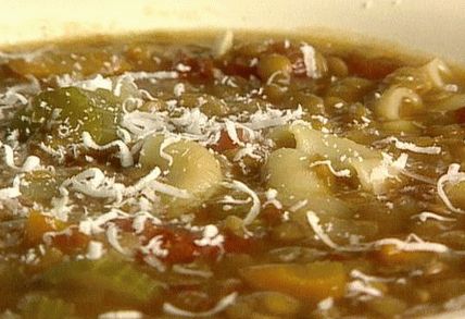 Foto juha od leće s tjesteninom