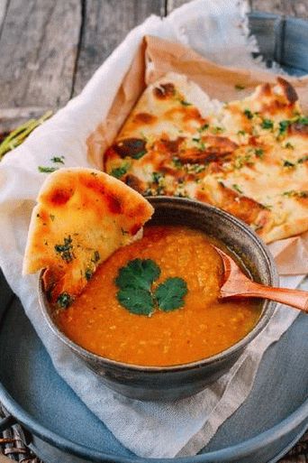 Fotografija curry juhe od leće