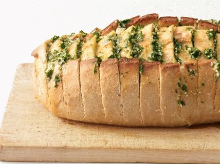Foto češnjački kruh s peršinom