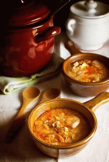 Foto juha od češnjaka s kruhom