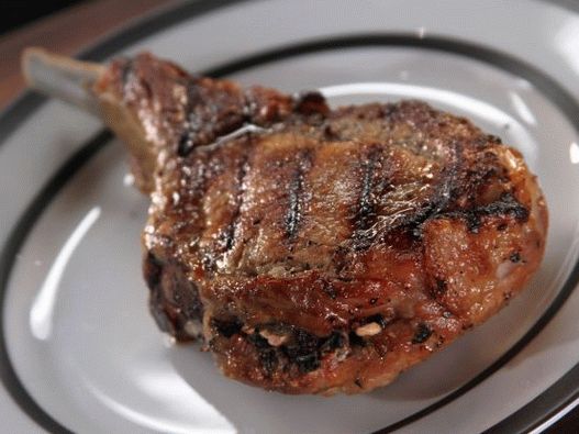 Foto mediteranske punjene svinjske paštete na kostima