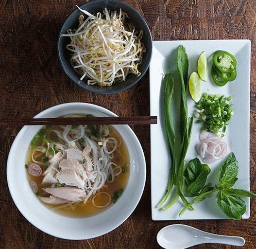 Fotografija Fo ga (vijetnamska supa od riže s rezancima i piletina)