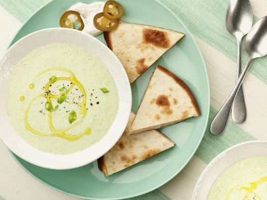 Fotografija Gazpachova iz physalisa i Quesadile