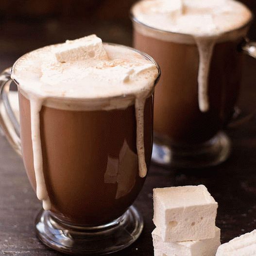 Foto vruća čokolada s domaćim marshmallows