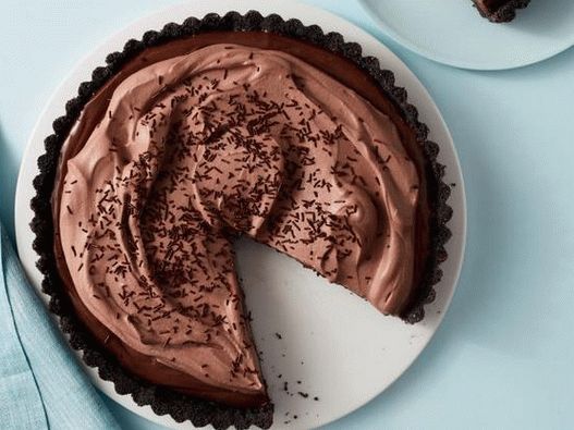 Foto hladni kolač sa šlagom od čokolade