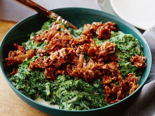 Foto kupus kupus u mliječnom umaku sa šalotkom