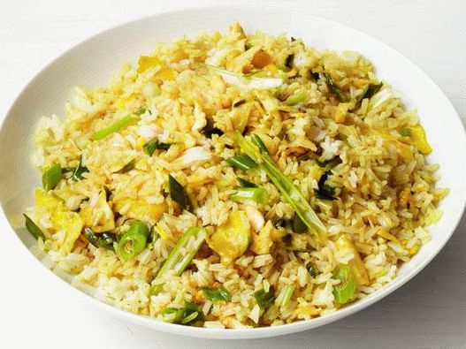 Fotografija Curryja s prženim rižom