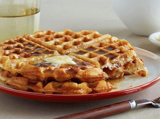 Fotografija posuđa - klasični svježi belgijski vaflji