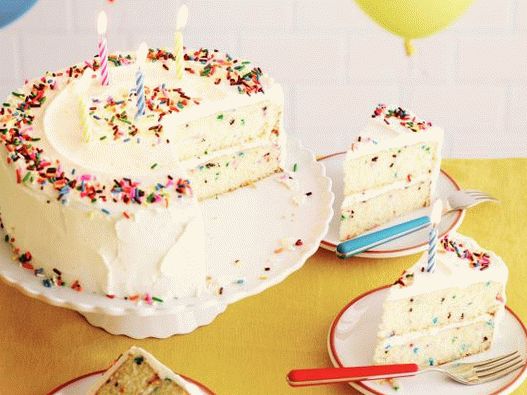 Foto klasična rođendanska torta