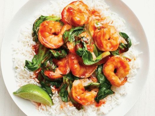 Foto kozice i prženi kineski kupus