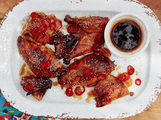 Fotografija jela - Piletina na staklenci u glazuri Coca-Cole sa umakom od soje-češnjaka