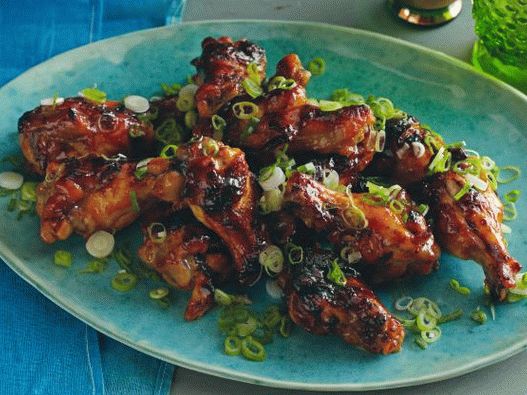 Fotografija prženih pilećih krila u gorčici od medenog senfa