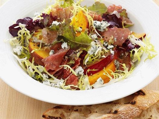 Fotografija jela - Topla salata sa šljivama i breskvama