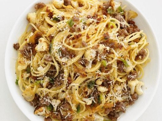 Fotografija jela - Špagete s pirjanom karfiolom i talijanskim kobasicama