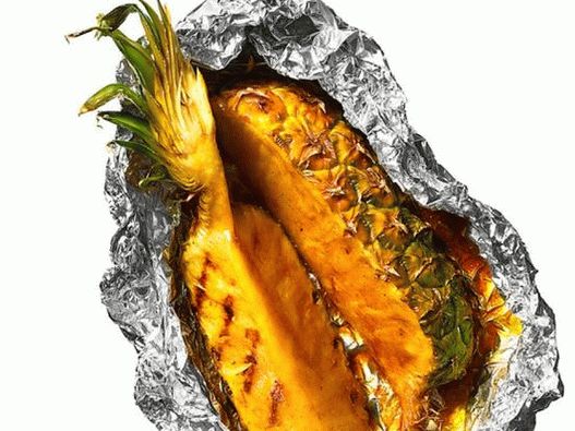 Fotografija jela - ostakljeni ananas na roštilju u foliji