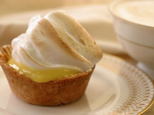 Cupcakes s limunskim Kurdom i Meringueom