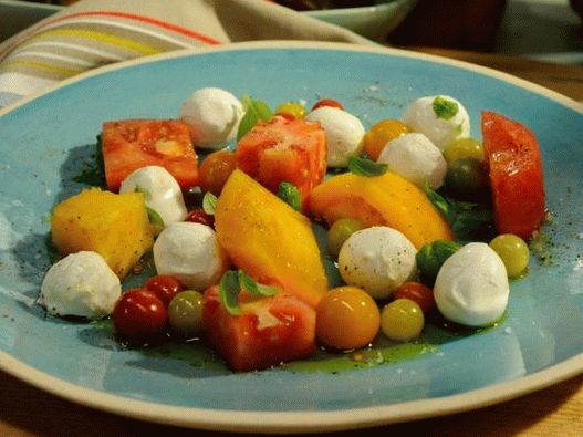 Fotografija jela - Caprese s rajčicama i mocarelom bocconchini