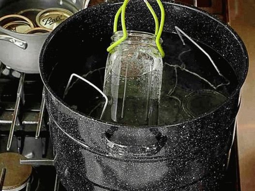 Steriliziraj staklenke za čuvanje