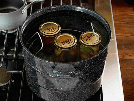 Sterilizirajte radni komad u kipućoj vodi Sterilizirajte radni komad u kipućoj vodi