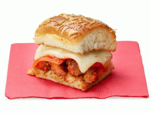 Foto mini sendviči s mljevenim mesom i feferonima