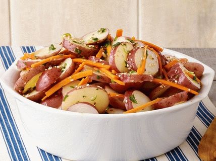 Foto mrkva - krumpir salata sa sezamovim sjemenkama