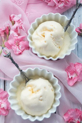 Foto sladoled od žumanjka i šlag