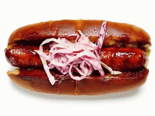 Hot dog sa salatom od kupusa