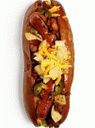 2. Hot dog s umakom od čilija i čipsom