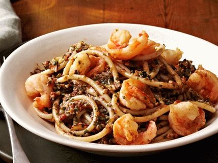 Fotografija tjestenine Bucatini s pestom i škampima