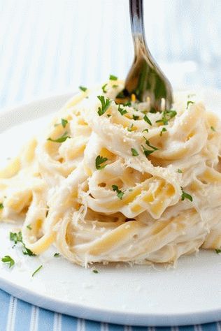 Foto Fettuccine tjestenina s Alfredo umakom