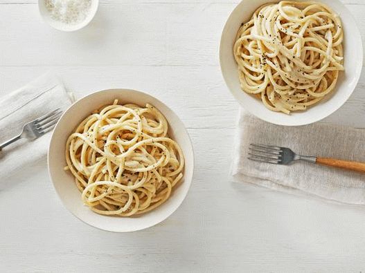 Fotografija tjestenine sa sirom i biberom