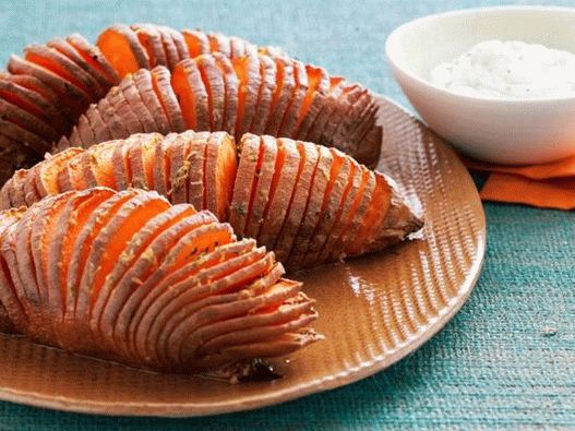 Foto pečeni slatki krumpir Hasselbeck