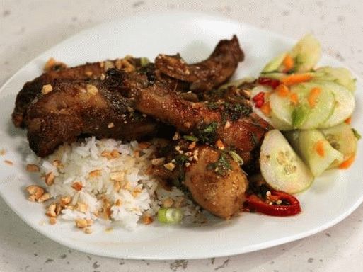 Foto rebarca na tajlandskom sa slatkim soljenim krastavcima