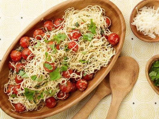 Fotografija jela - Capellini s rajčicom i bosiljkom