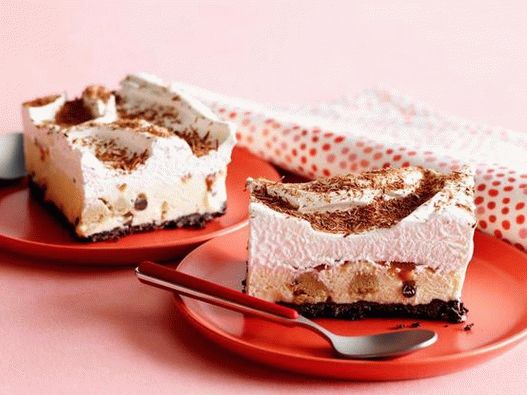 Fotografija - biskvitni kolači sa sladoledom i slastičarima