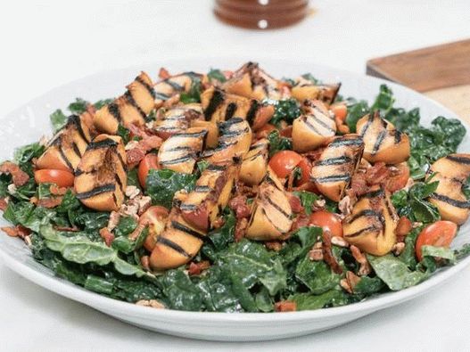 Fotografija jela - Salata s slaninom s roštilja i breskvama