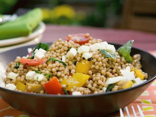 Izraelski kuskus (ptim) s roštiljem na žaru, mocarelom i francuskim preljevom