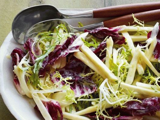 Foto salata sa korijenom celera