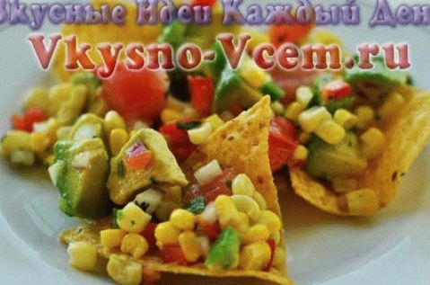 Salata s avokadom i čipsom