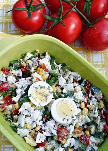 Foto salata s krastavcima i šunkom