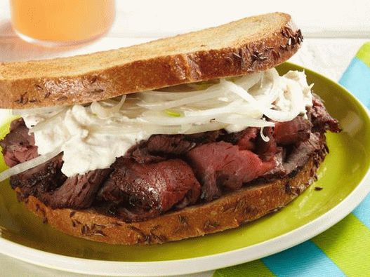 Foto sendvič sa govedinom