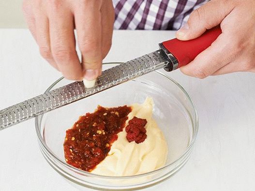 Sendviči s rakovima s mekim školjkama i singapurskom salatom