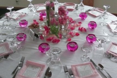 Postavka stola za 8. ožujka